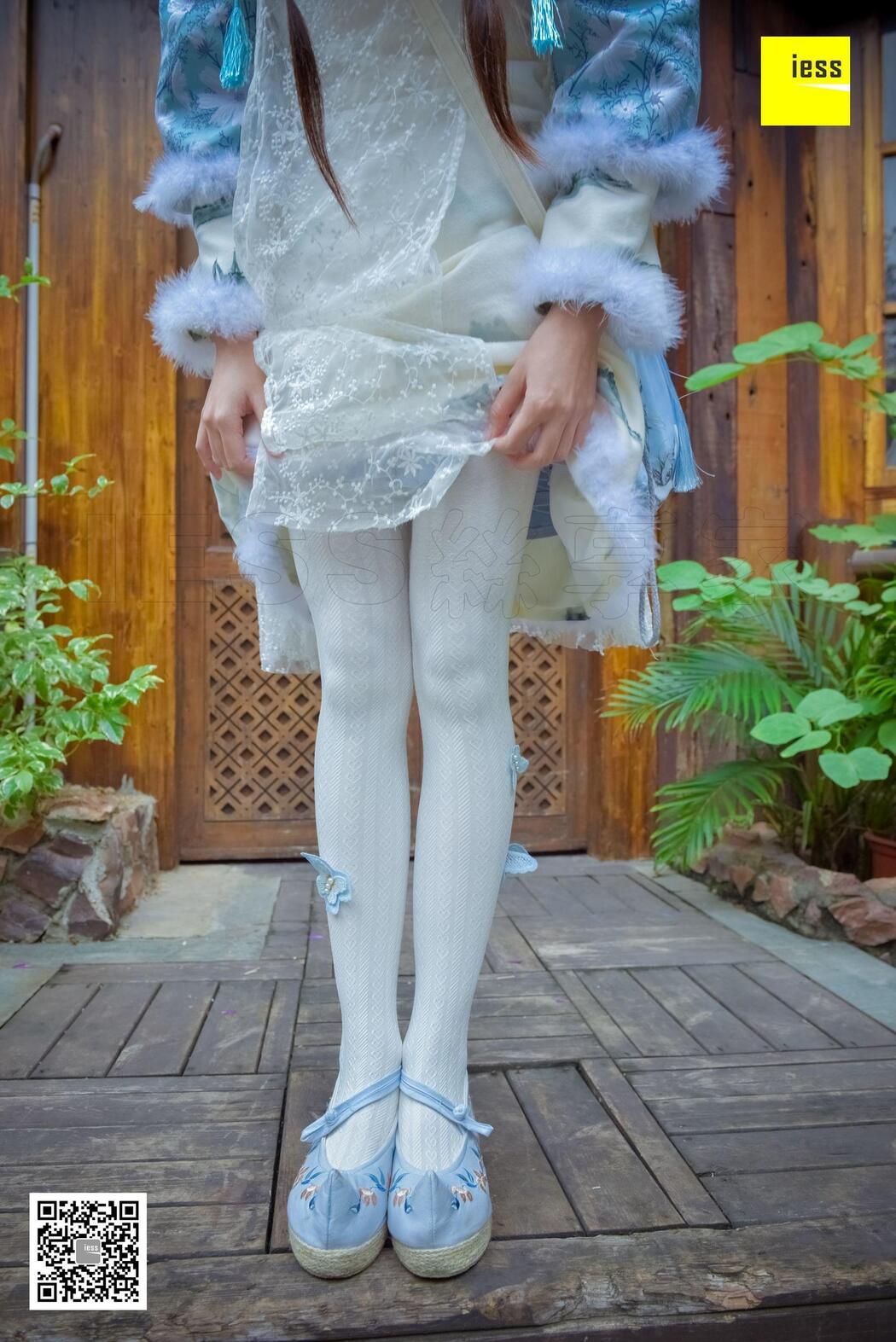 Silk Xiangjia 122 Mumu "Hanfu Embroidered Shoes and White Socks" [IESS Weird Interesting Direction]