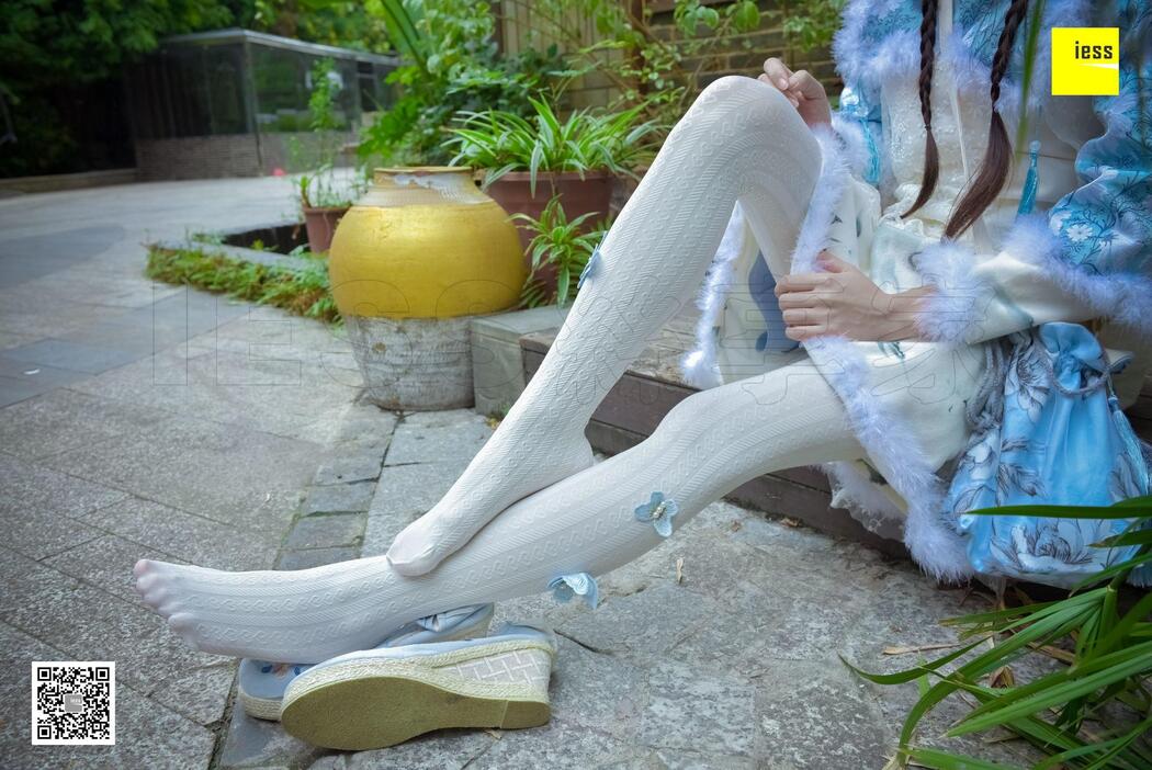 Silk Xiangjia 122 Mumu "Hanfu Embroidered Shoes and White Socks" [IESS Weird Interesting Direction]