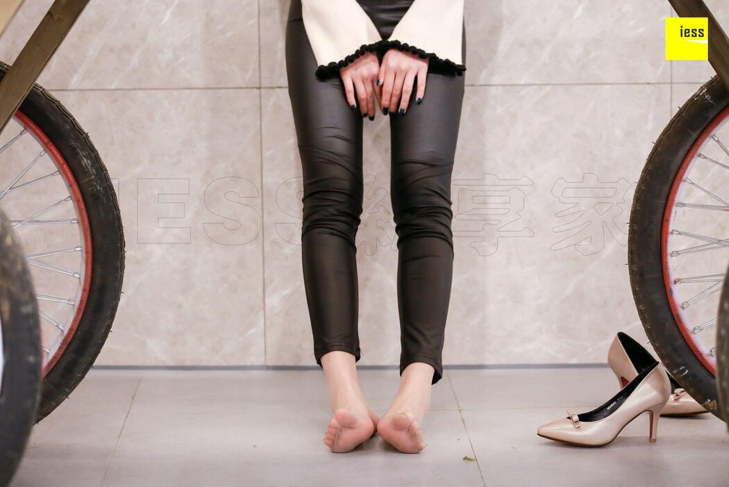 Qiqi "Qiqi Deducts Silk with Leather Pants" [异思趣向IESS] Sixiangjia 176