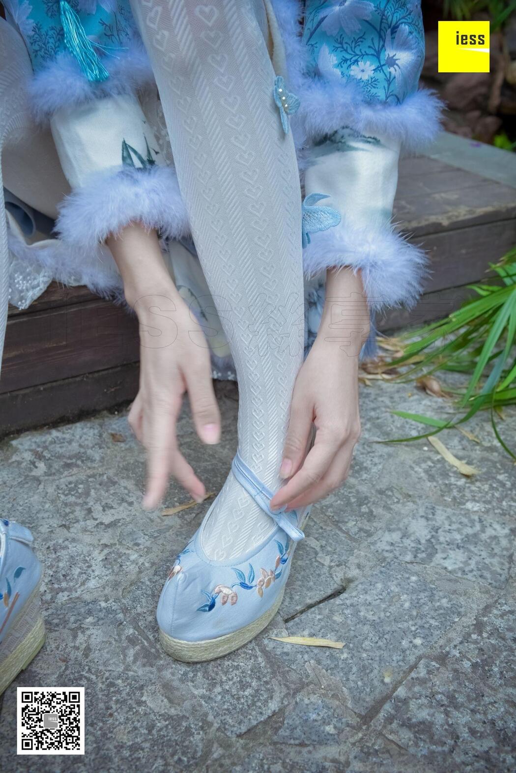 Silk Xiangjia 122 Mumu "Hanfu Embroidered Shoes and White Socks" [IESS Weird Interesting Direction]