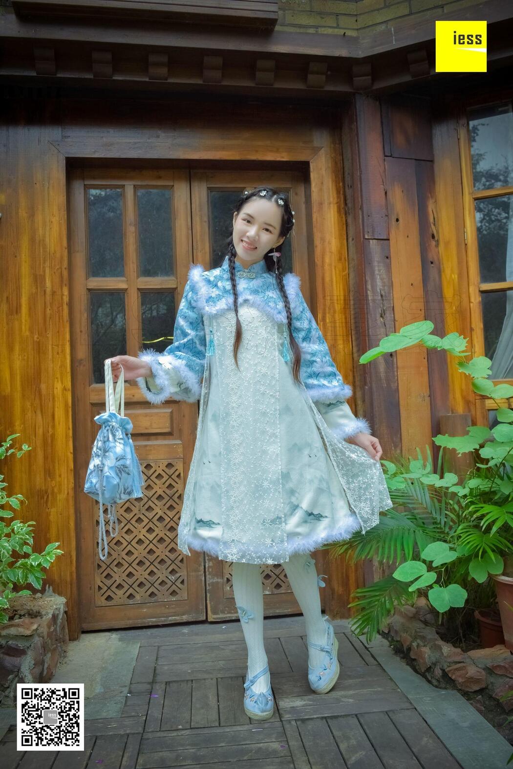 Silk Xiangjia 122 Mumu "Hanfu Embroidered Shoes and White Socks" [IESS Weird Interesting Direction]