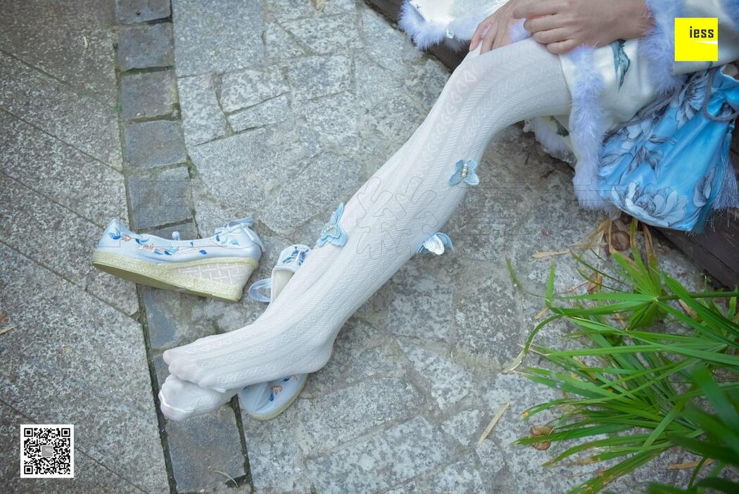 Silk Xiangjia 122 Mumu "Hanfu Embroidered Shoes and White Socks" [IESS Weird Interesting Direction]