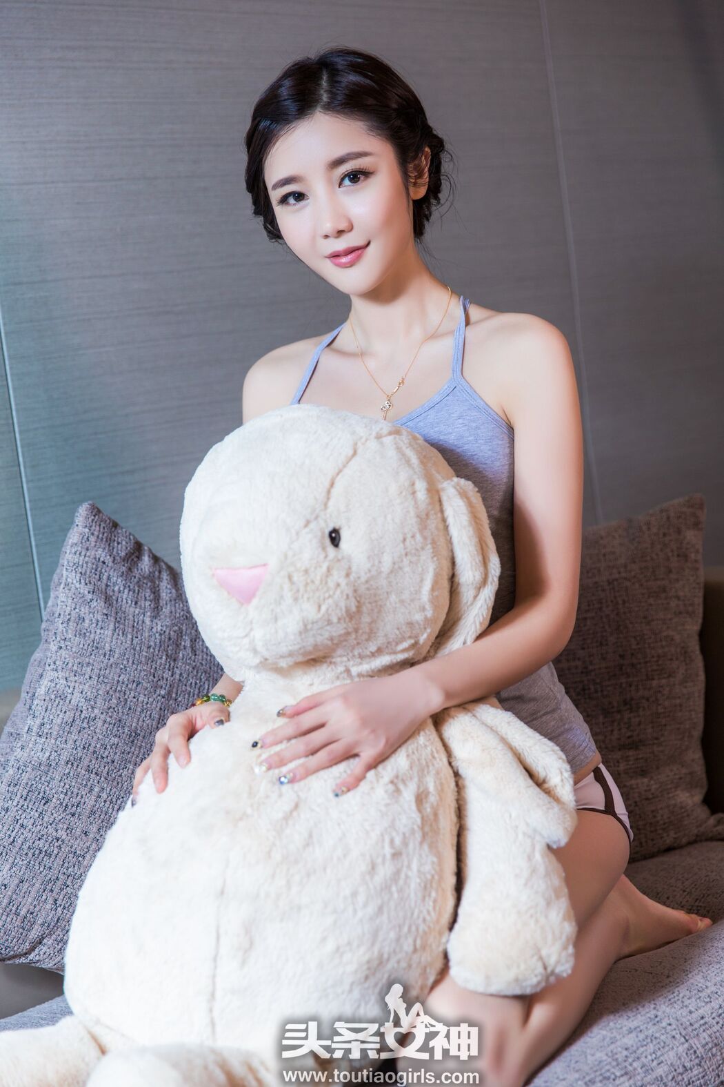 Su Liang (Little Fish) "I Love Rabbits" [Headline Goddess]