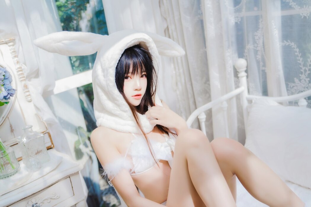 Coser@桜桃喵 Vol.142 小白兔01And 02