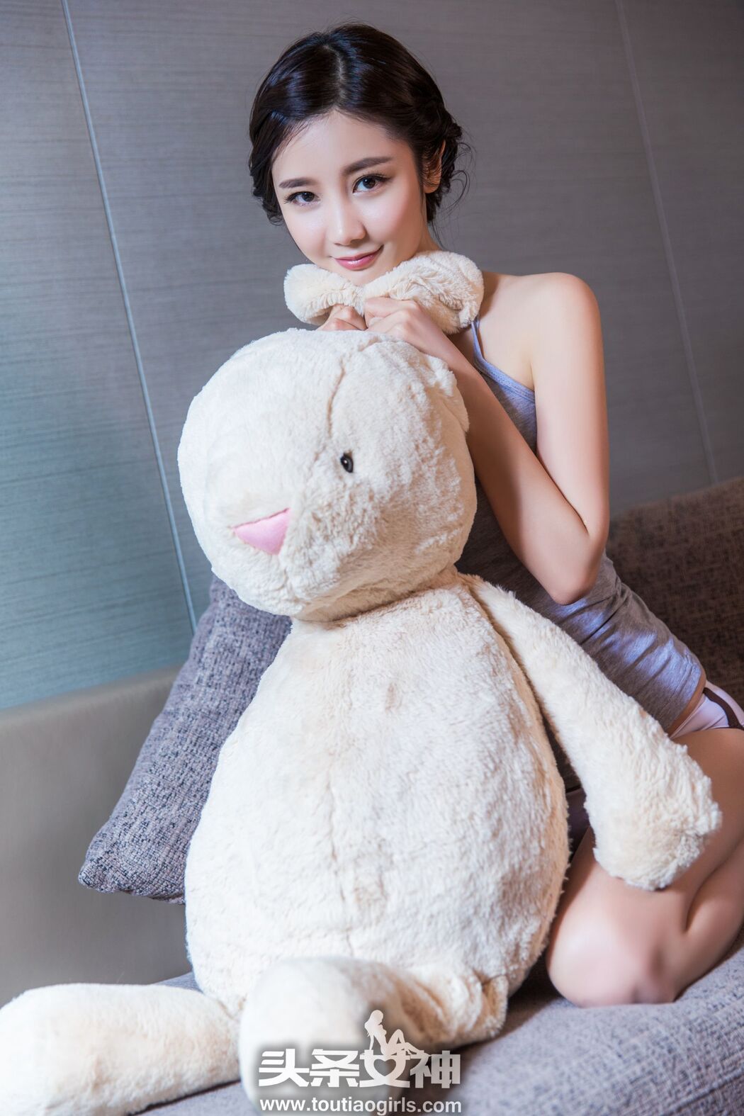 Su Liang (Little Fish) "I Love Rabbits" [Headline Goddess]