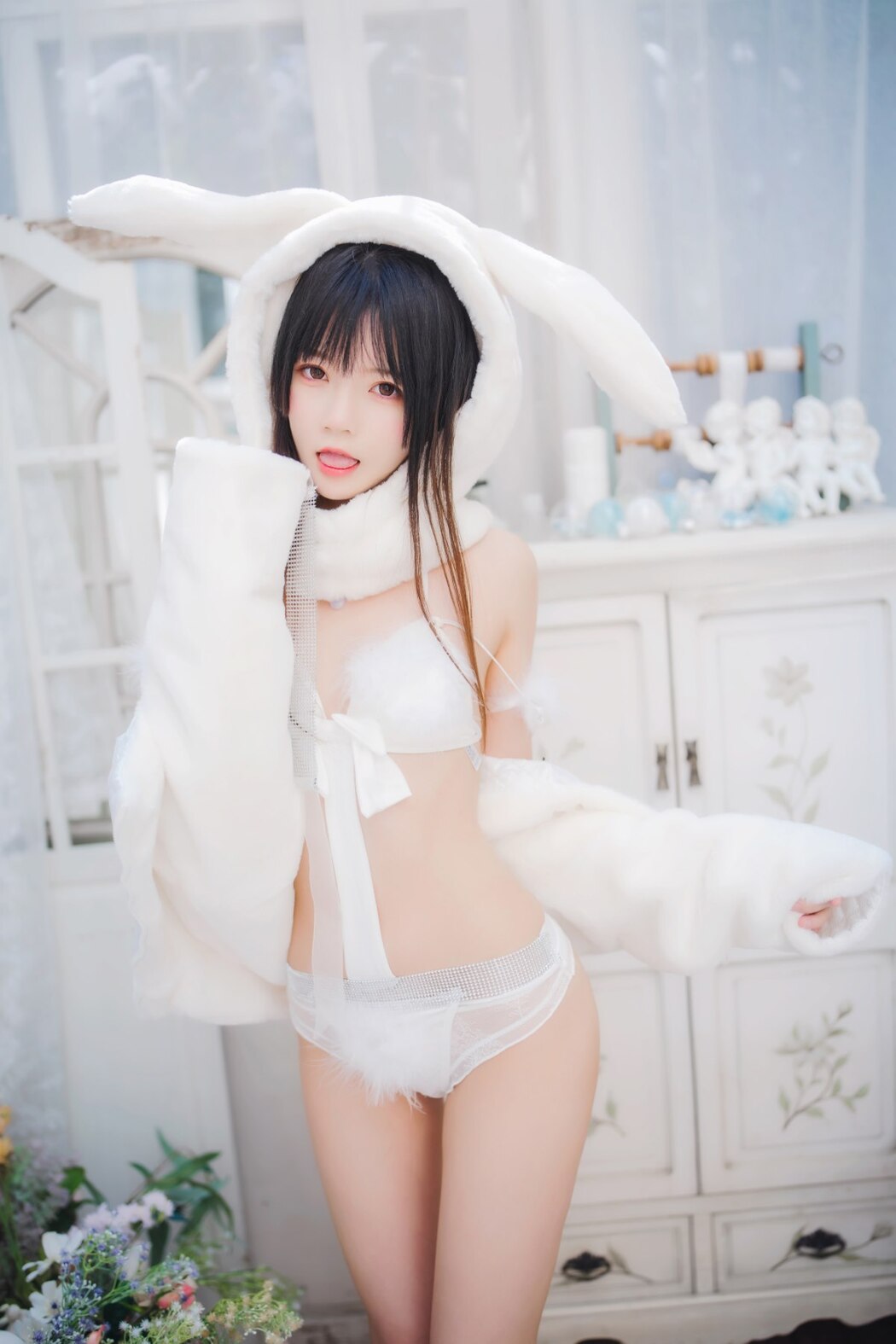 Coser@桜桃喵 Vol.142 小白兔01And 02