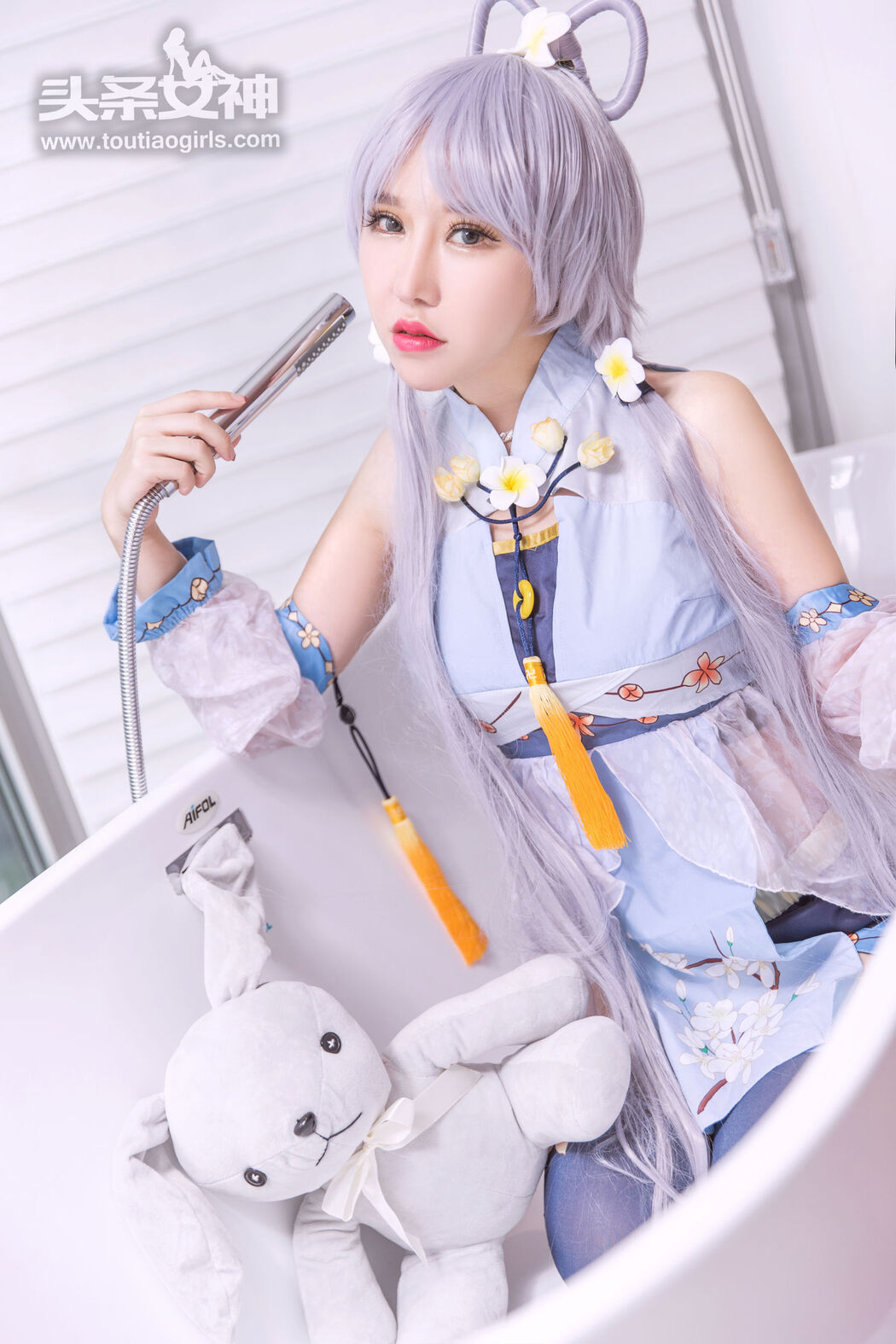 Xinxin "Tianyi Doll" [Headline Goddess]