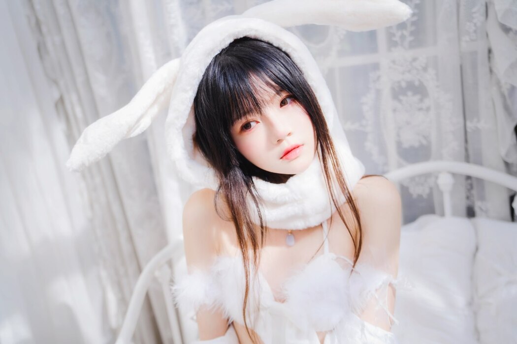 Coser@桜桃喵 Vol.142 小白兔01And 02