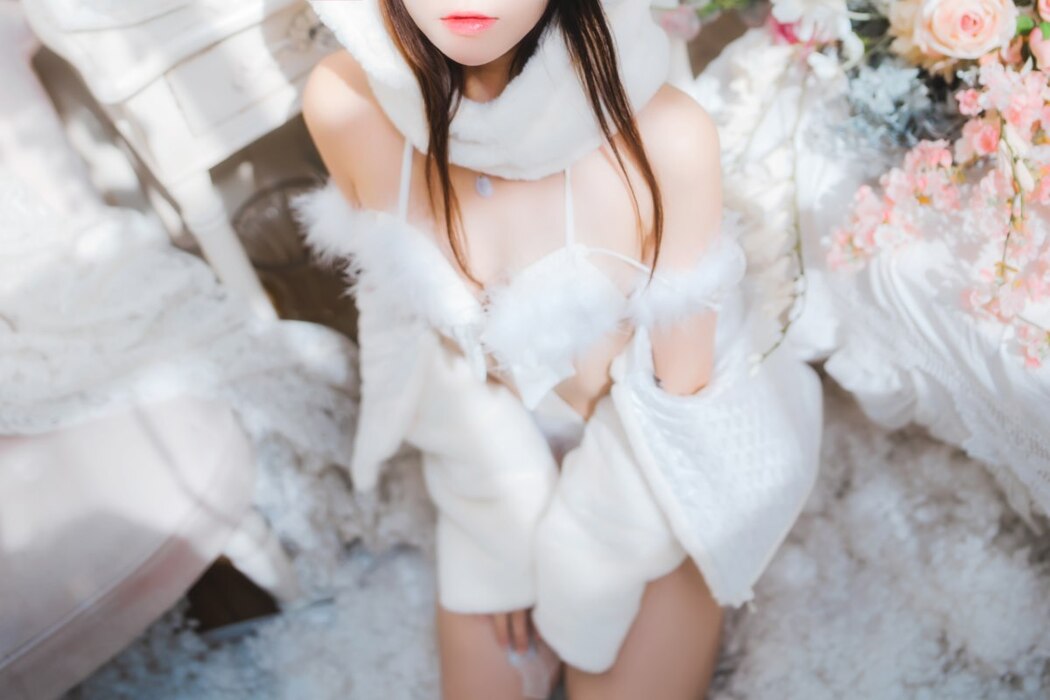 Coser@桜桃喵 Vol.142 小白兔01And 02