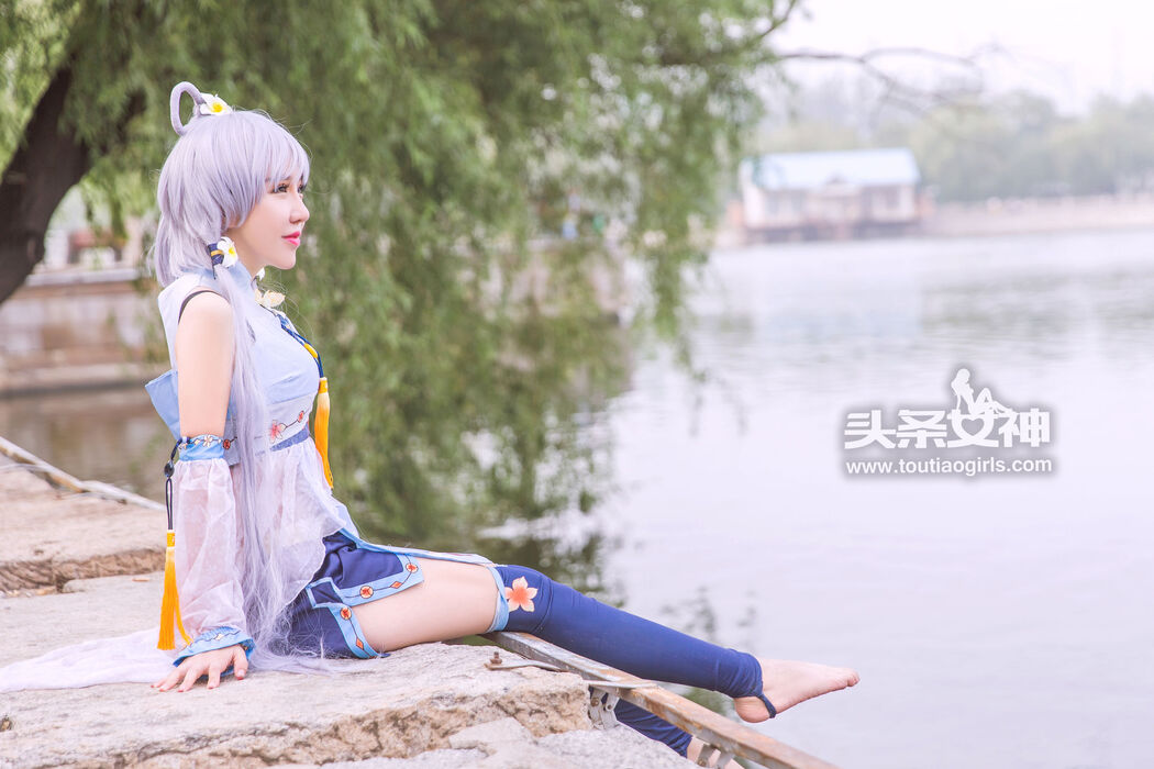 Xinxin "Tianyi Doll" [Headline Goddess]