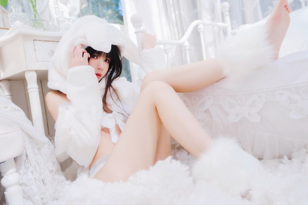 Coser@桜桃喵 Vol.142 小白兔01And 02