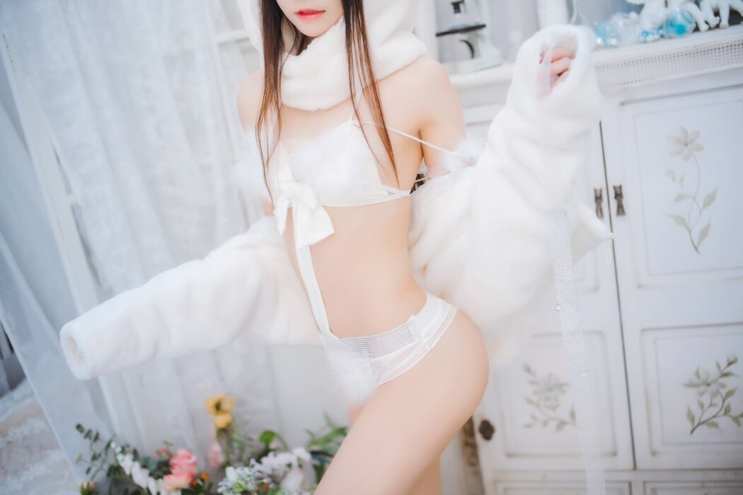 Coser@桜桃喵 Vol.142 小白兔01And 02