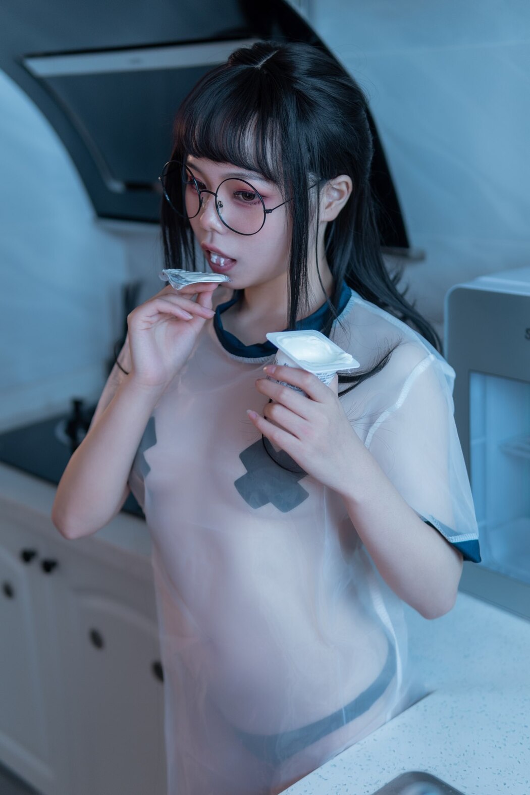 Coser@七月喵子 Vol.009 喝酸奶的眼镜娘