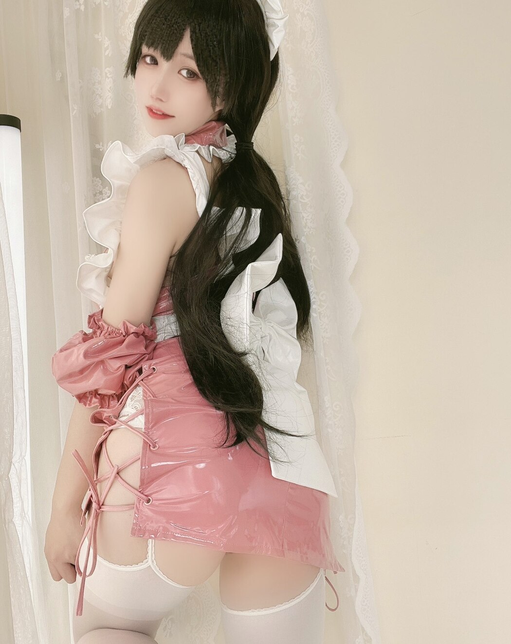 Coser@小仓千代w Vol.016 粉色漆皮女仆