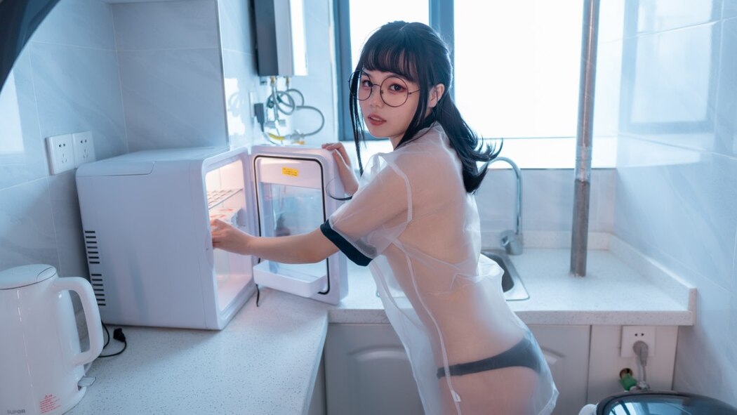 Coser@七月喵子 Vol.009 喝酸奶的眼镜娘