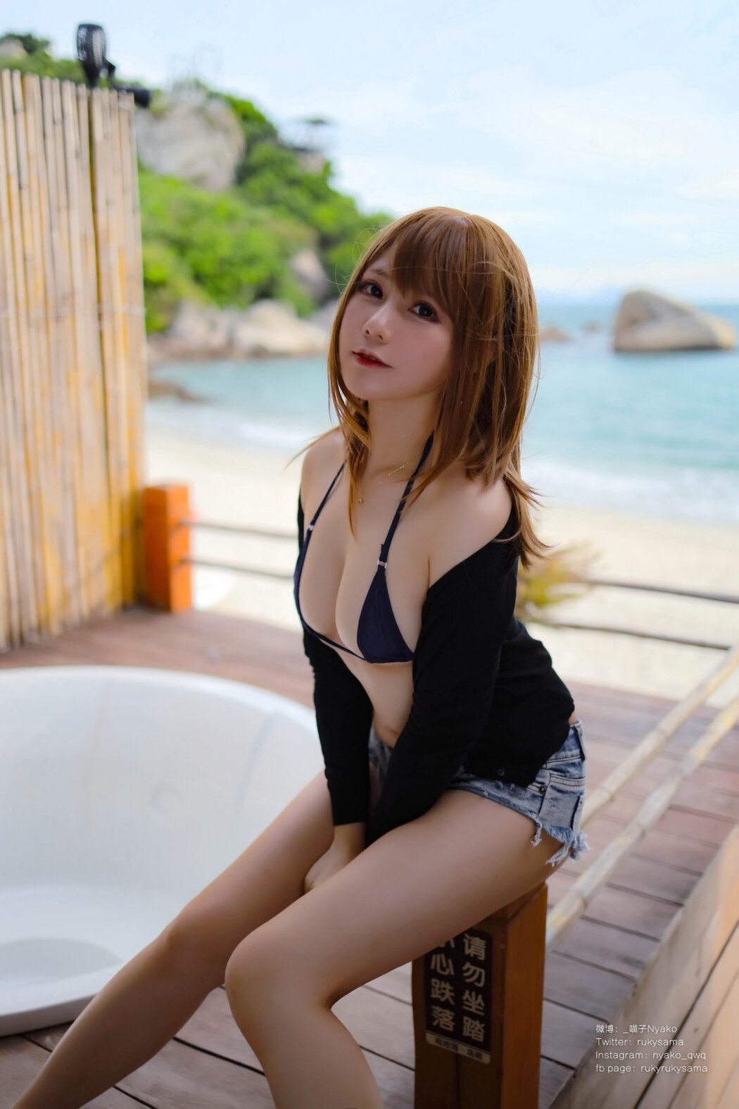 Coser@Nyako喵子 – 8月电子版15 夏の彼女 A