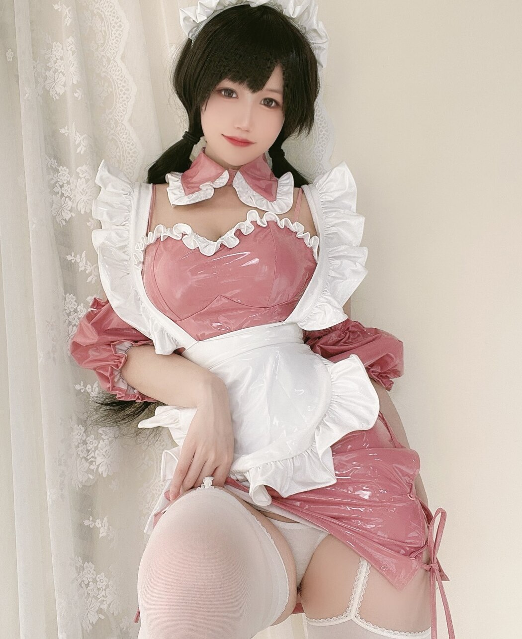 Coser@小仓千代w Vol.016 粉色漆皮女仆