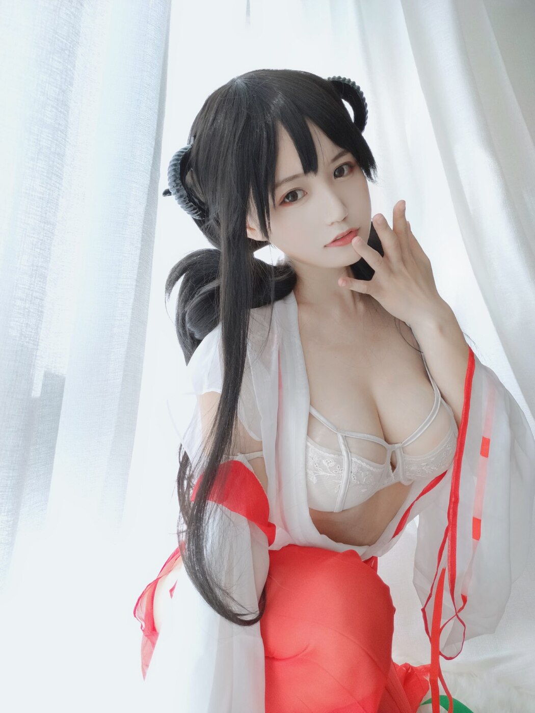 Coser@小仓千代w Vol.008 有点不对劲的巫女