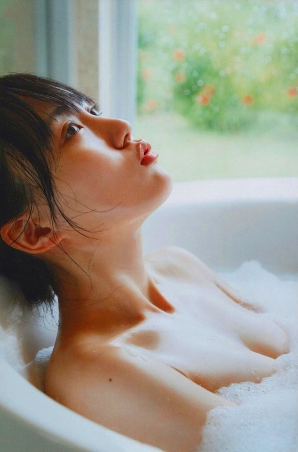  賀喜遥香 エロ画像！ヌード・濡れ場ぶっかけ・フェラ顔が抜けるお宝！ Cover Photo