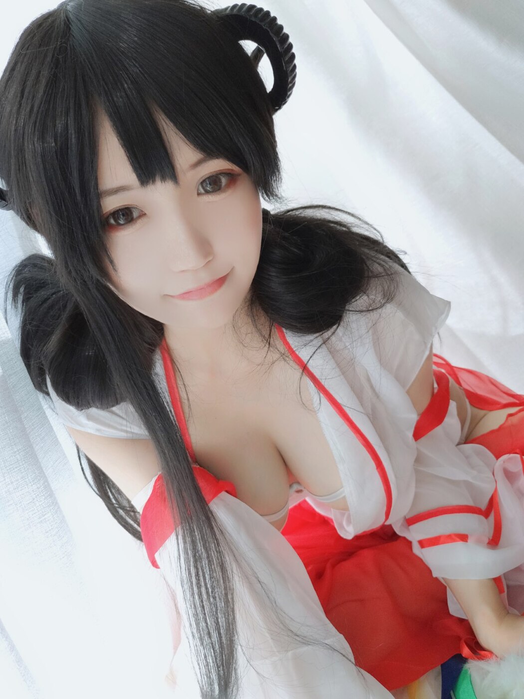 Coser@小仓千代w Vol.008 有点不对劲的巫女