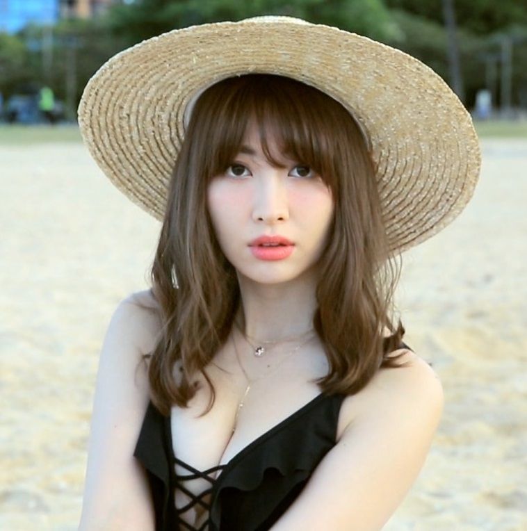 小嶋陽菜 エロ画像!ヌード・おっぱいポロリが抜けるお宝!