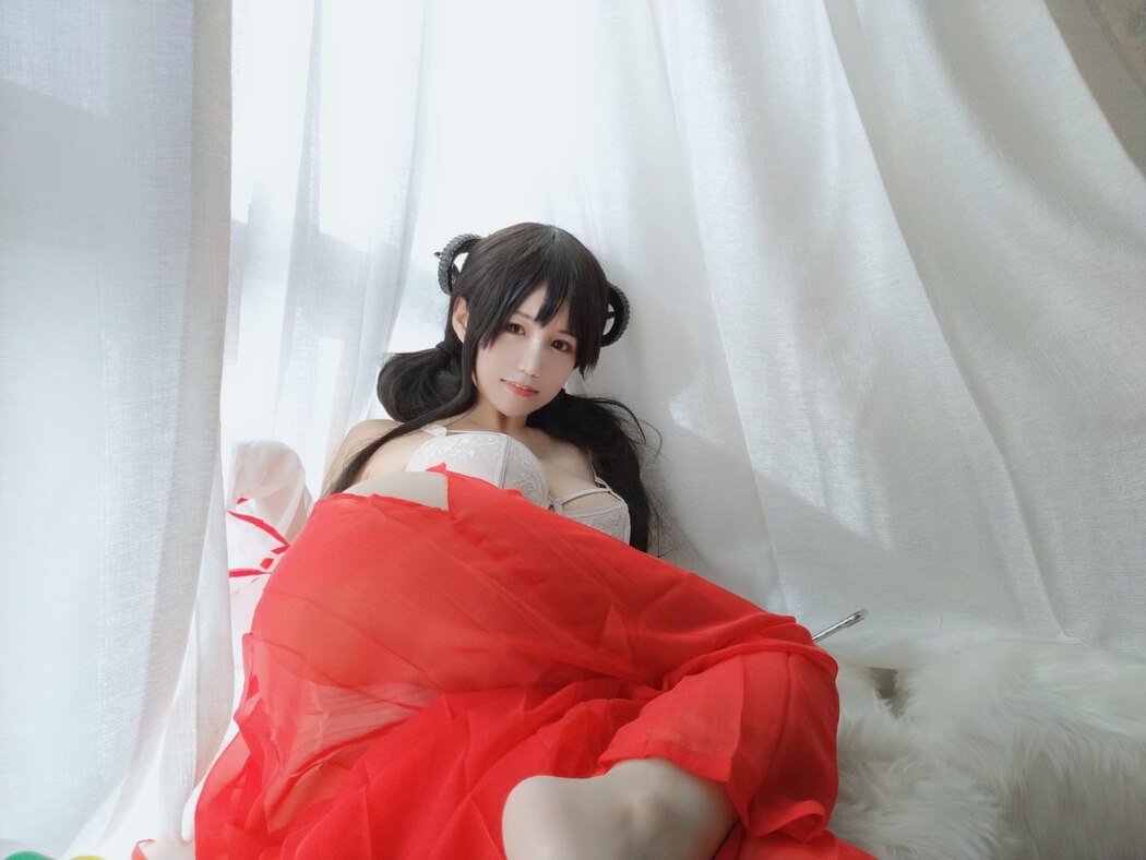 Coser@小仓千代w Vol.008 有点不对劲的巫女