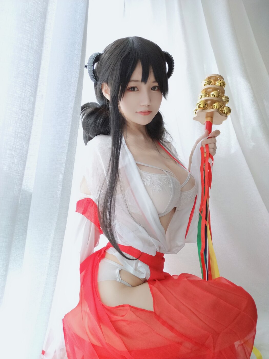 Coser@小仓千代w Vol.008 有点不对劲的巫女