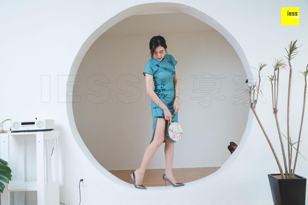 Model Xi Ran "Xi Ran Luscious and Quit the Same Cheongsam" [异思趣向IESS]