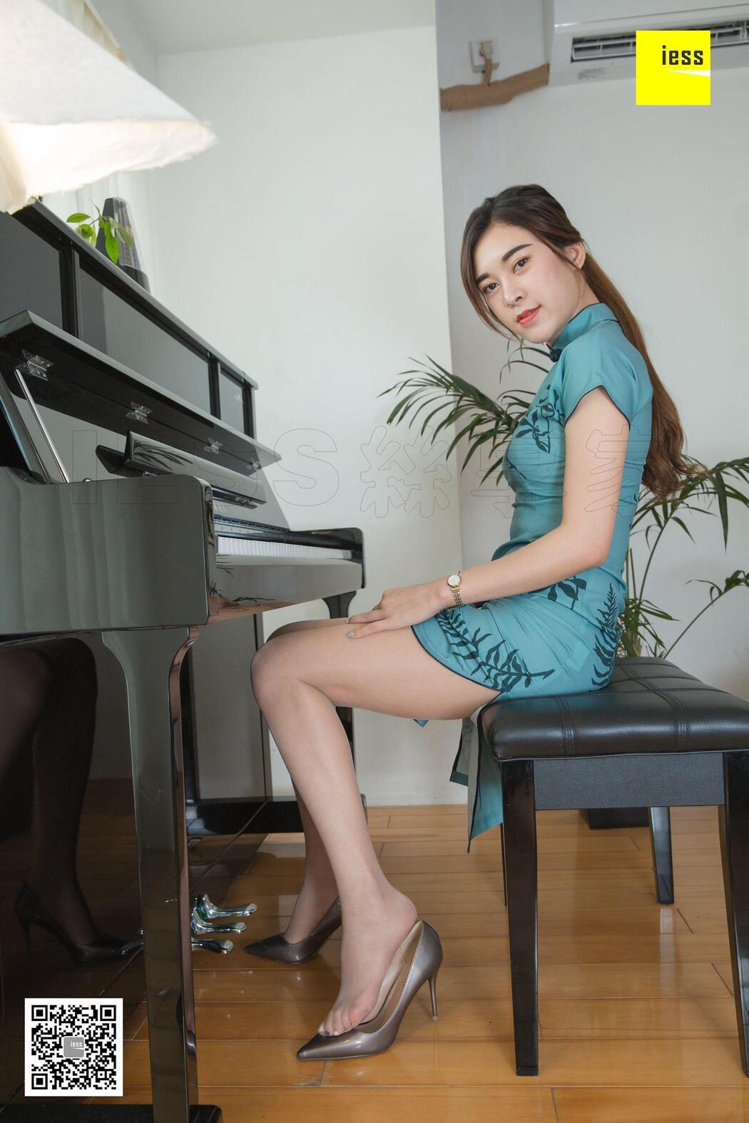 Model Xi Ran "Xi Ran Luscious and Quit the Same Cheongsam" [异思趣向IESS]