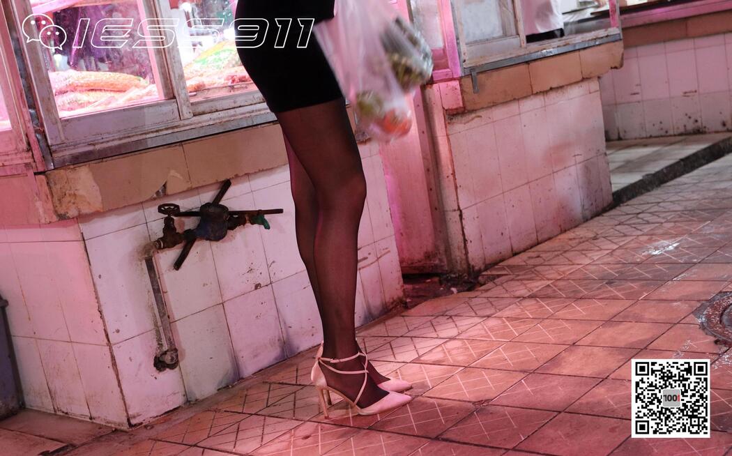 Model Lucy "Mai Cai 2" [IESS One Thousand and One Nights] Street shot beautiful legs