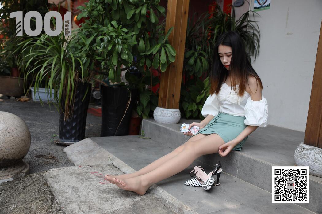 [One Thousand and One Nights IESS] Model Watermelon "Visiting Antique City 3" Beautiful legs and feet