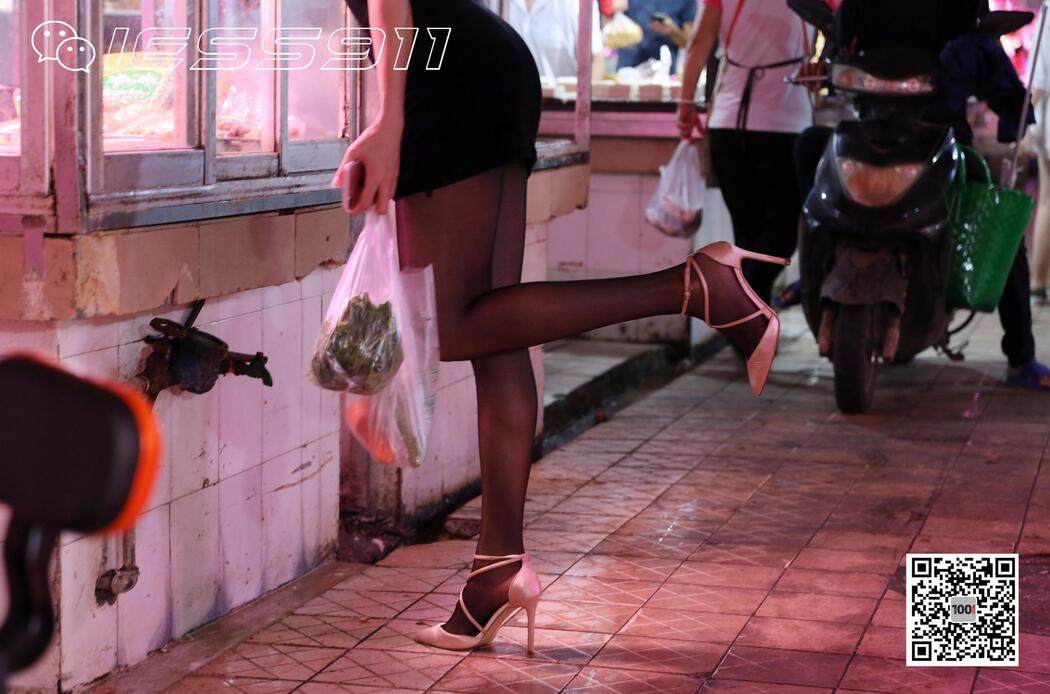 Model Lucy "Mai Cai 2" [IESS One Thousand and One Nights] Street shot beautiful legs