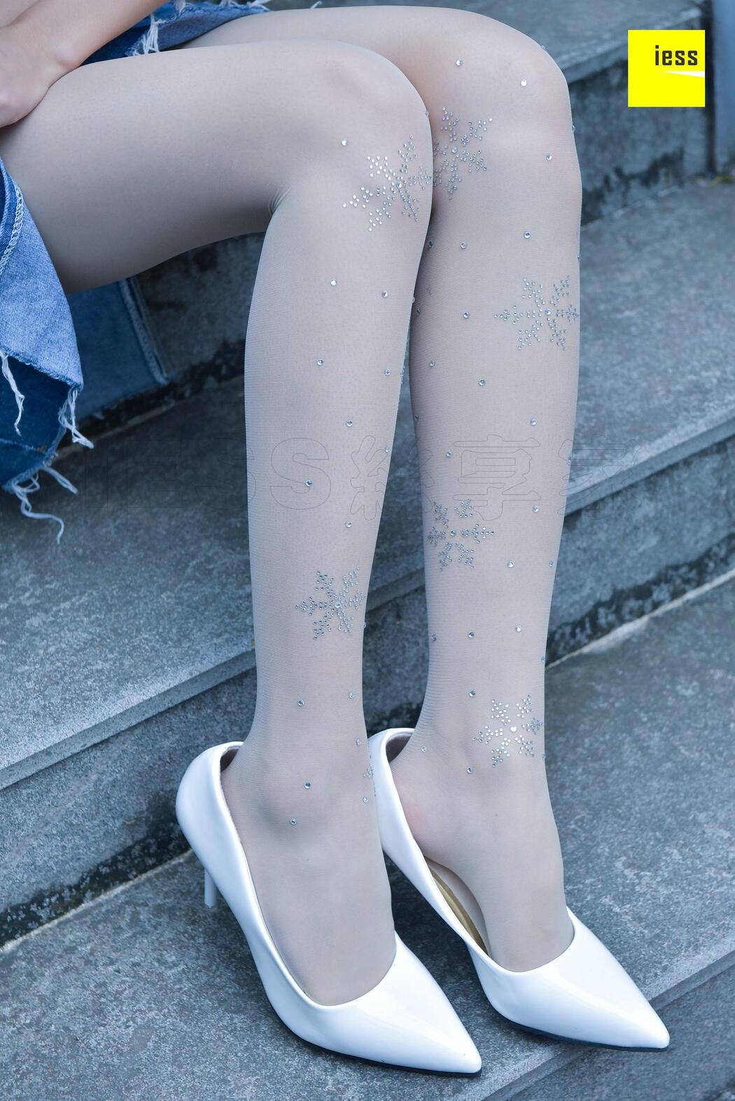 Silk Xiangjia 107 Jingjing "Crystal White Stockings" [IESS Weird and Interesting]