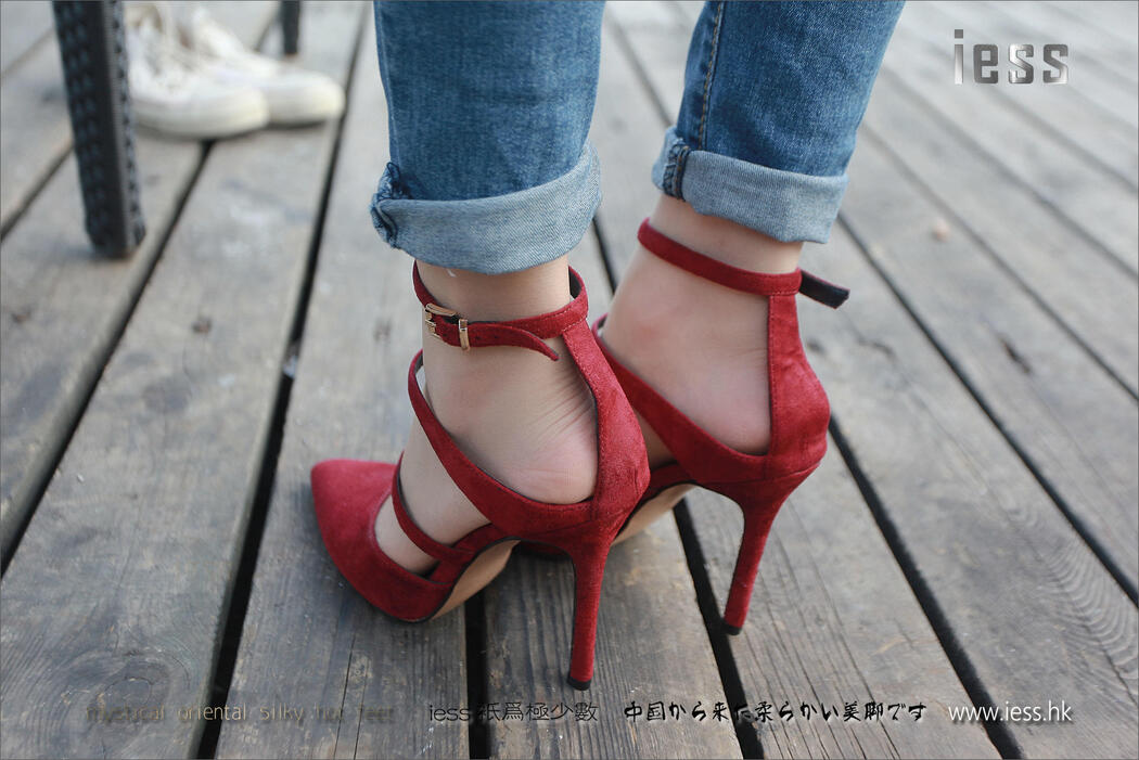 Silky Foot Bento 102 Jia Ye "Fairy Brand Jeans and High-heeled Pork" [IESS Wei Si Fun Xiang]