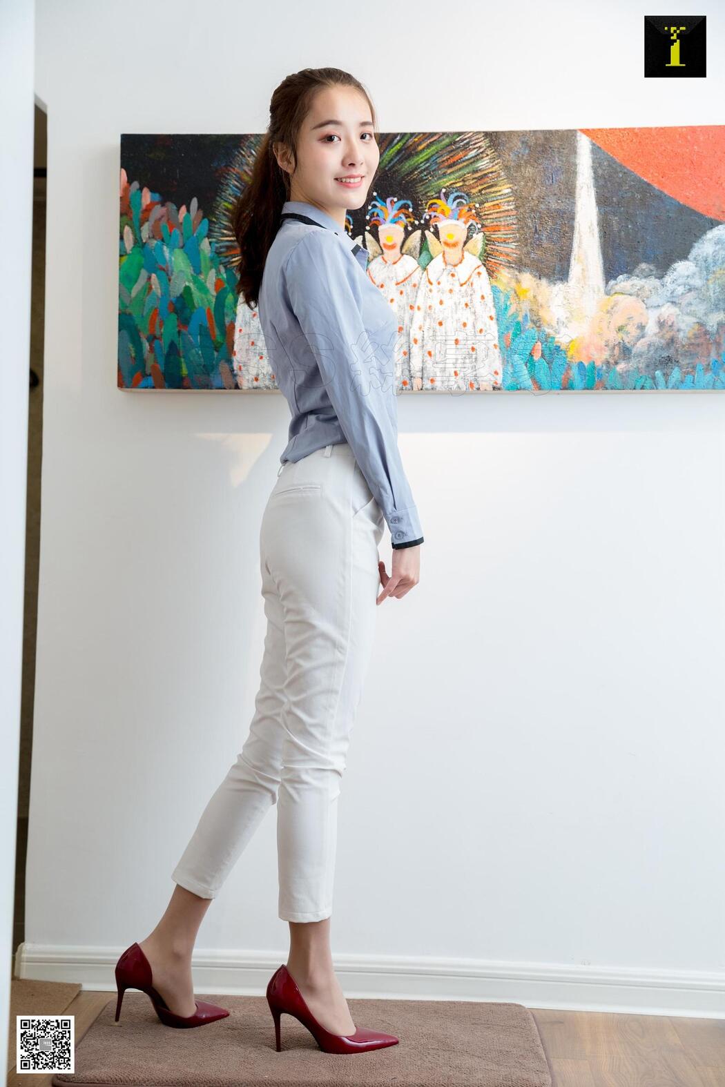 Model Wanping "Wanping Simple White Suit Pants" [异思趣向IESS] Beautiful legs and high heels