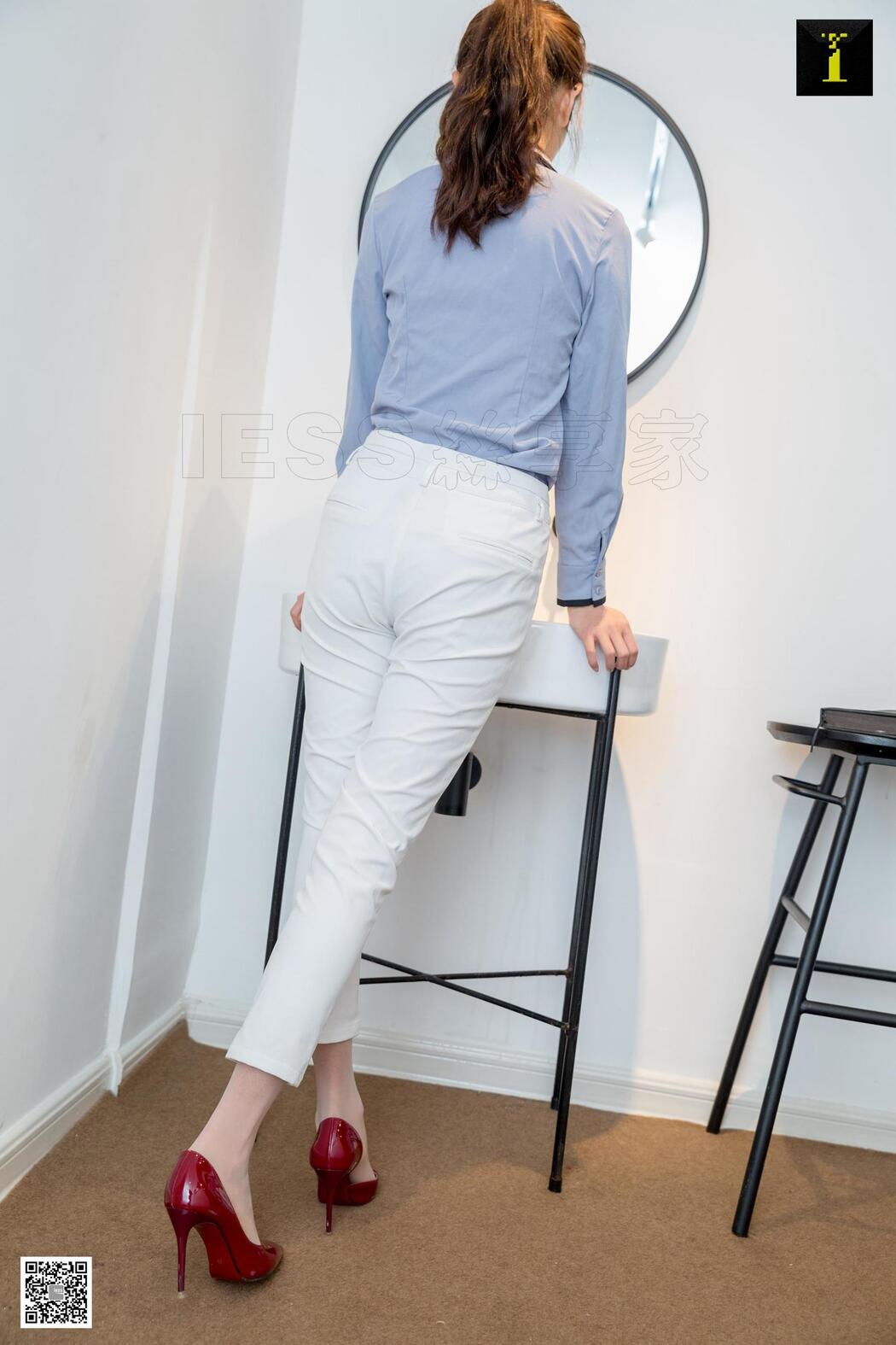 Model Wanping "Wanping Simple White Suit Pants" [异思趣向IESS] Beautiful legs and high heels