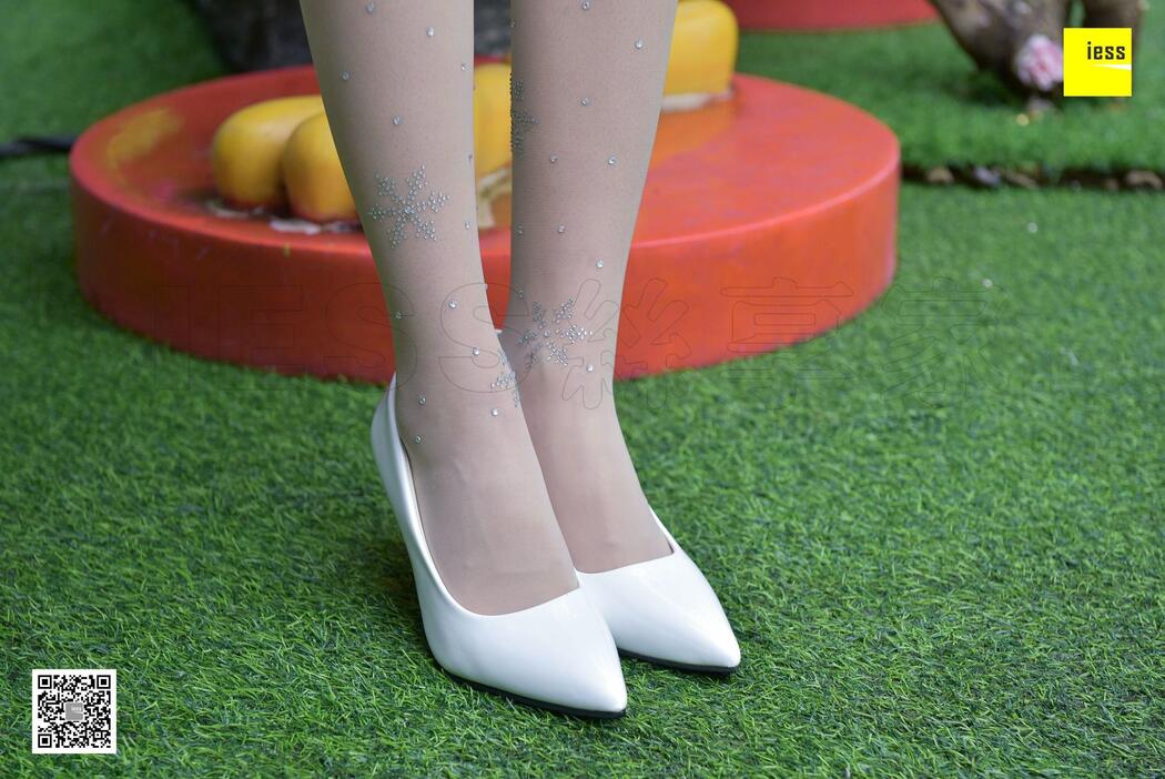 Silk Xiangjia 107 Jingjing "Crystal White Stockings" [IESS Weird and Interesting]