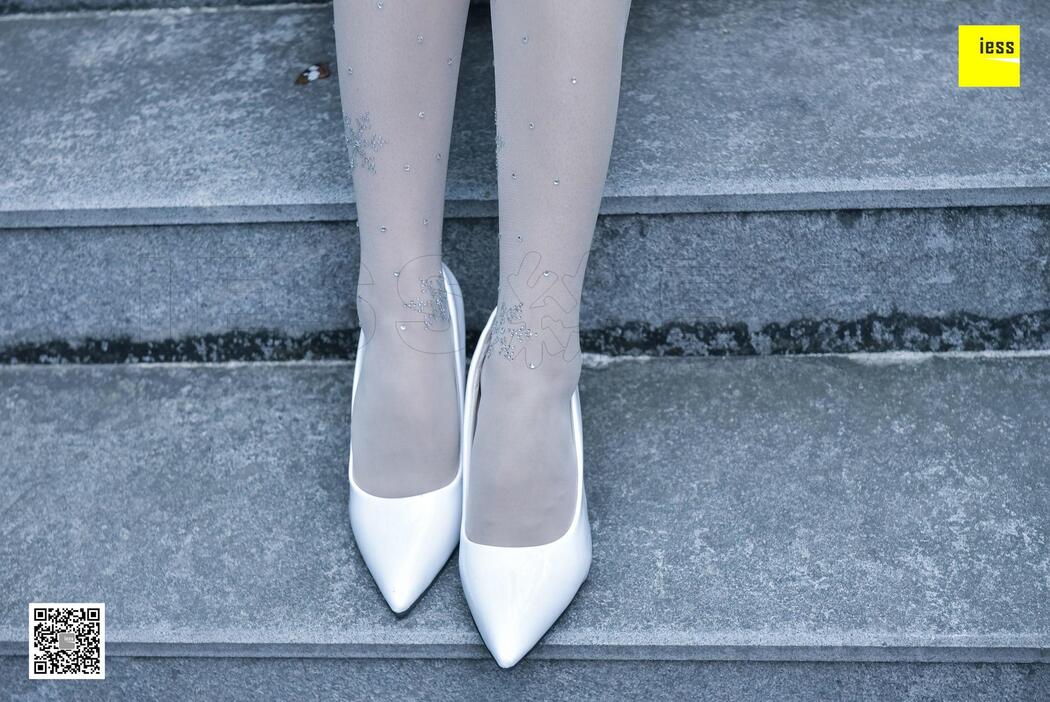 Silk Xiangjia 107 Jingjing "Crystal White Stockings" [IESS Weird and Interesting]