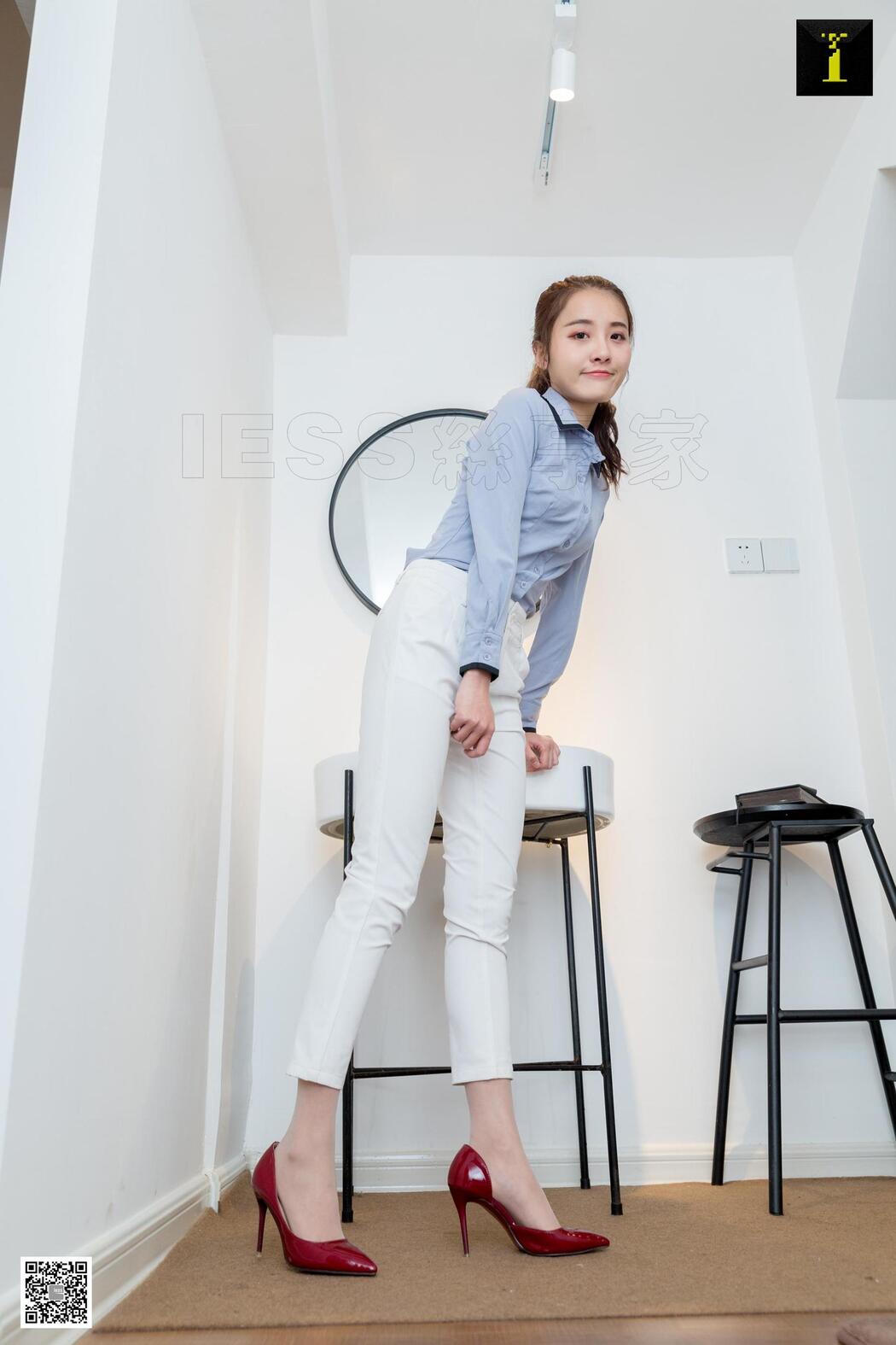 Model Wanping "Wanping Simple White Suit Pants" [异思趣向IESS] Beautiful legs and high heels