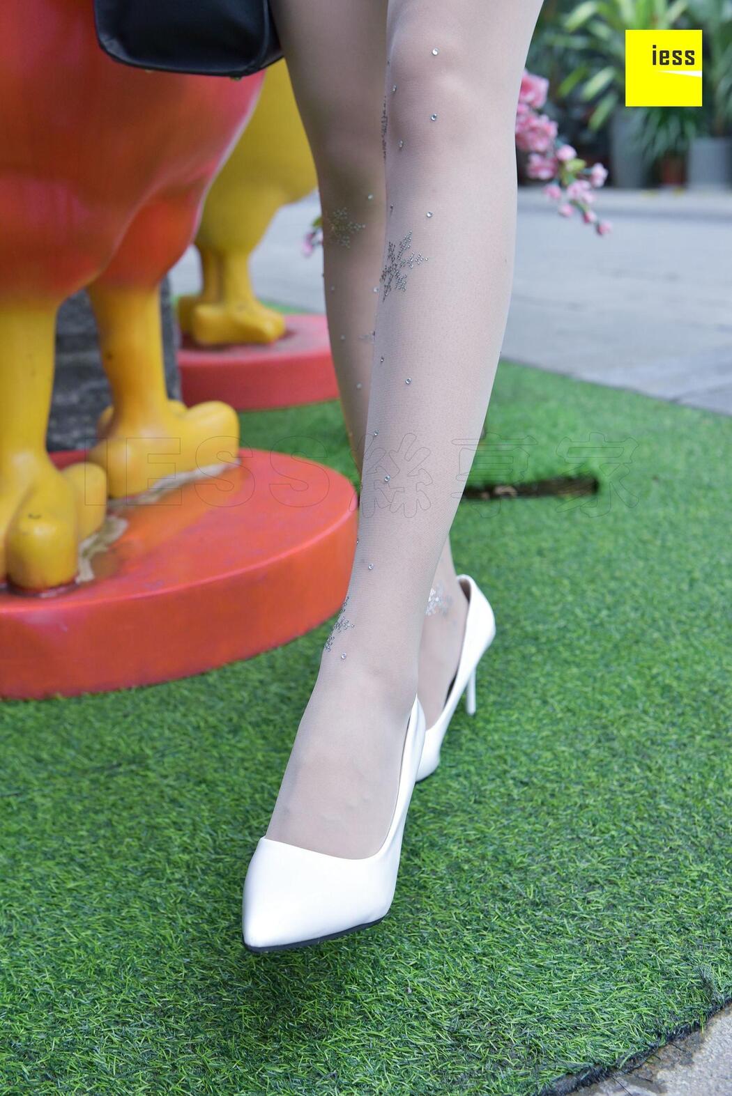 Silk Xiangjia 107 Jingjing "Crystal White Stockings" [IESS Weird and Interesting]