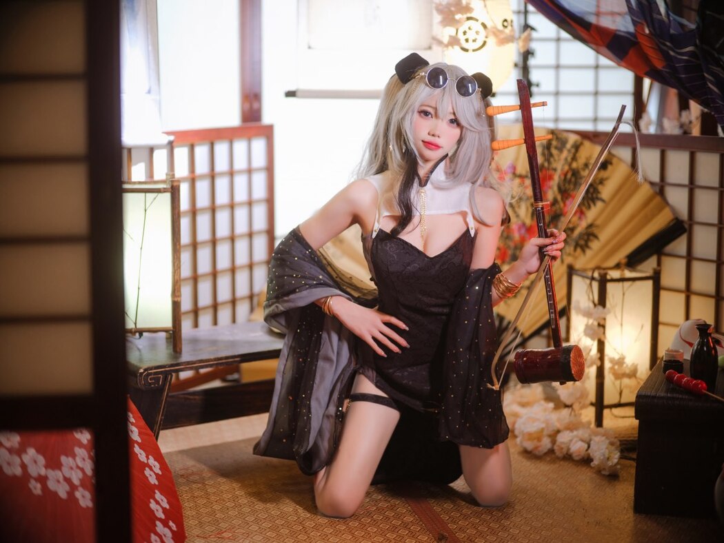 Coser@黏黏团子兔 – 食铁兽