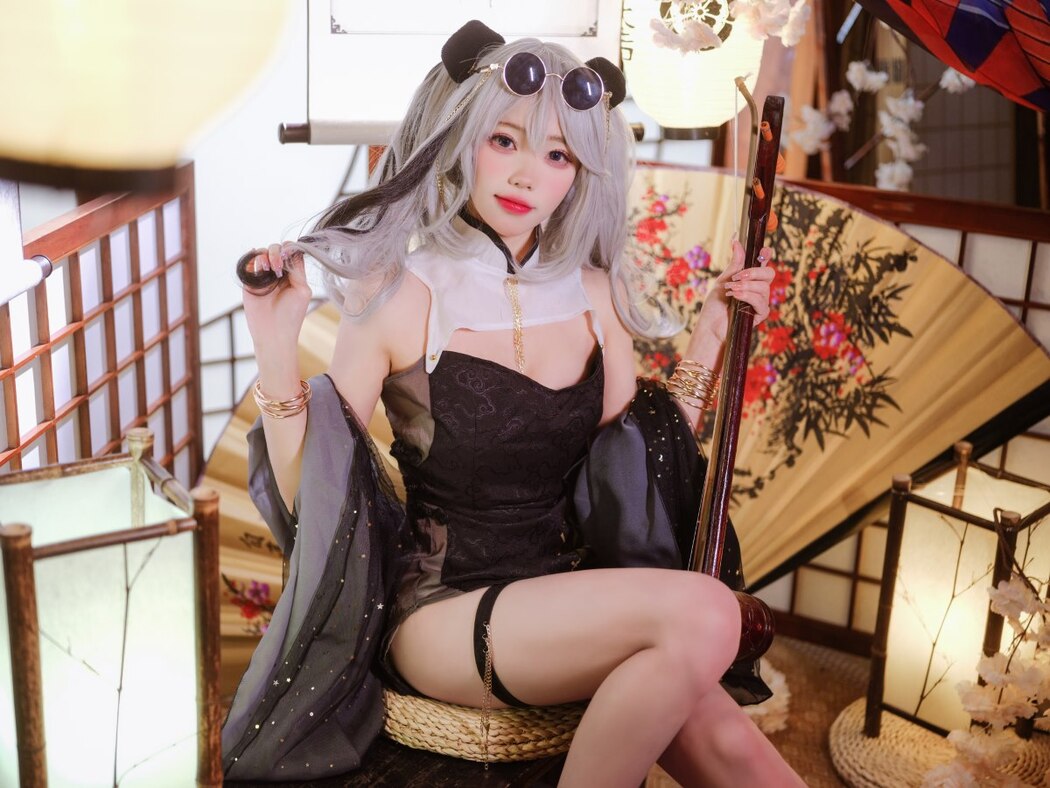 Coser@黏黏团子兔 – 食铁兽