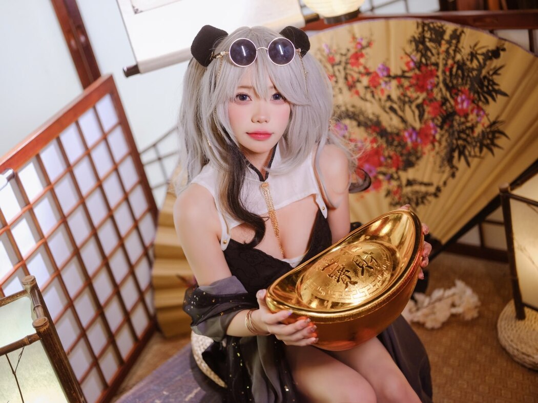 Coser@黏黏团子兔 – 食铁兽