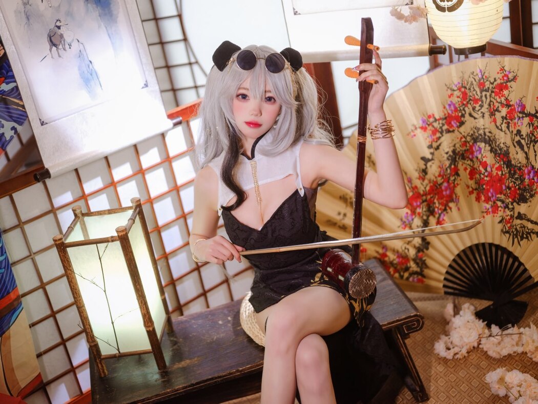 Coser@黏黏团子兔 – 食铁兽