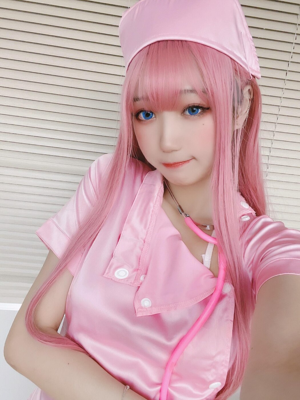 Coser@皮皮奶可可爱了啦 x 周叽是可爱兔兔 – 粉蓝护士