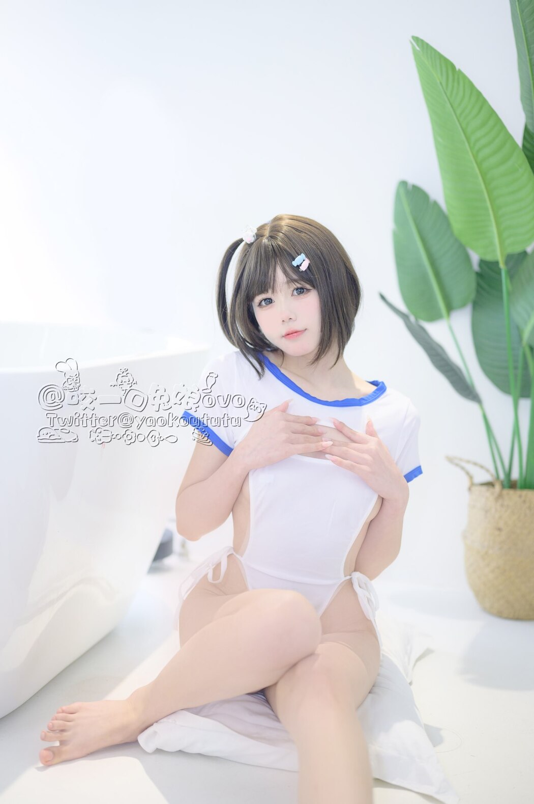 Coser@黏黏团子兔 – 纯白欲缸