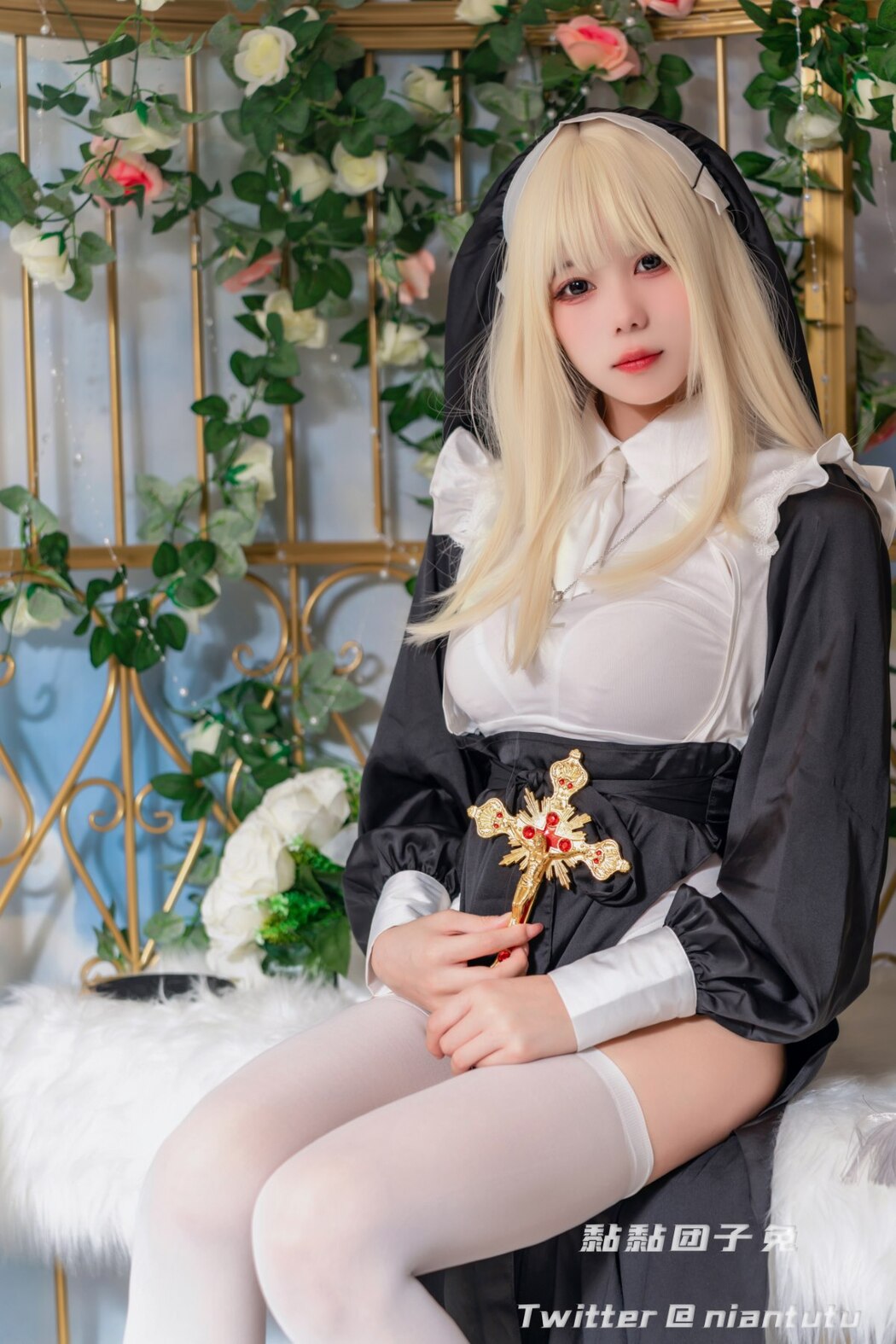 Coser@黏黏团子兔 Nun 修女