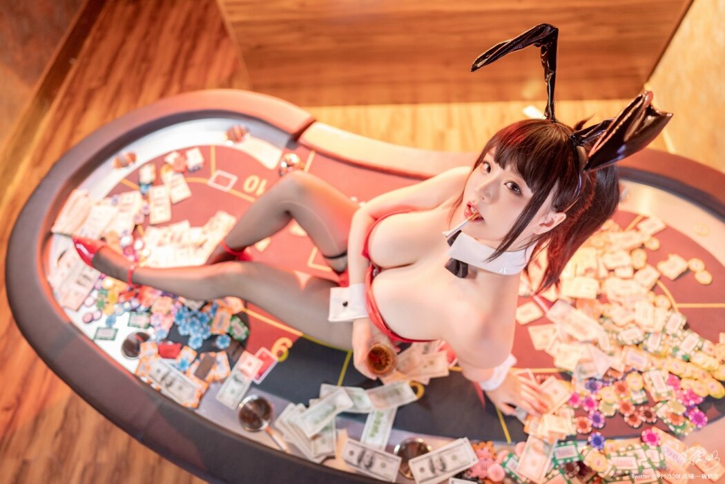 Coser@皮皮奶可可爱了啦 – 元旦兔女郎