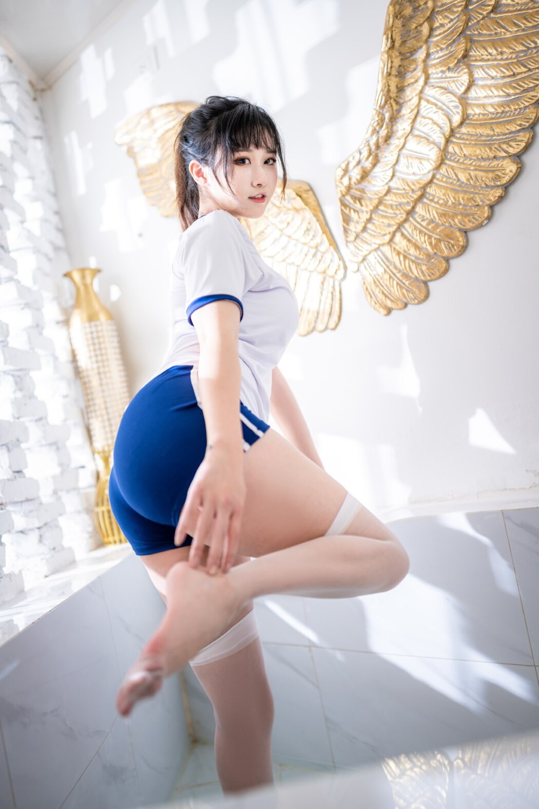 Coser@奇行家狗崽 – 浴场的体操服