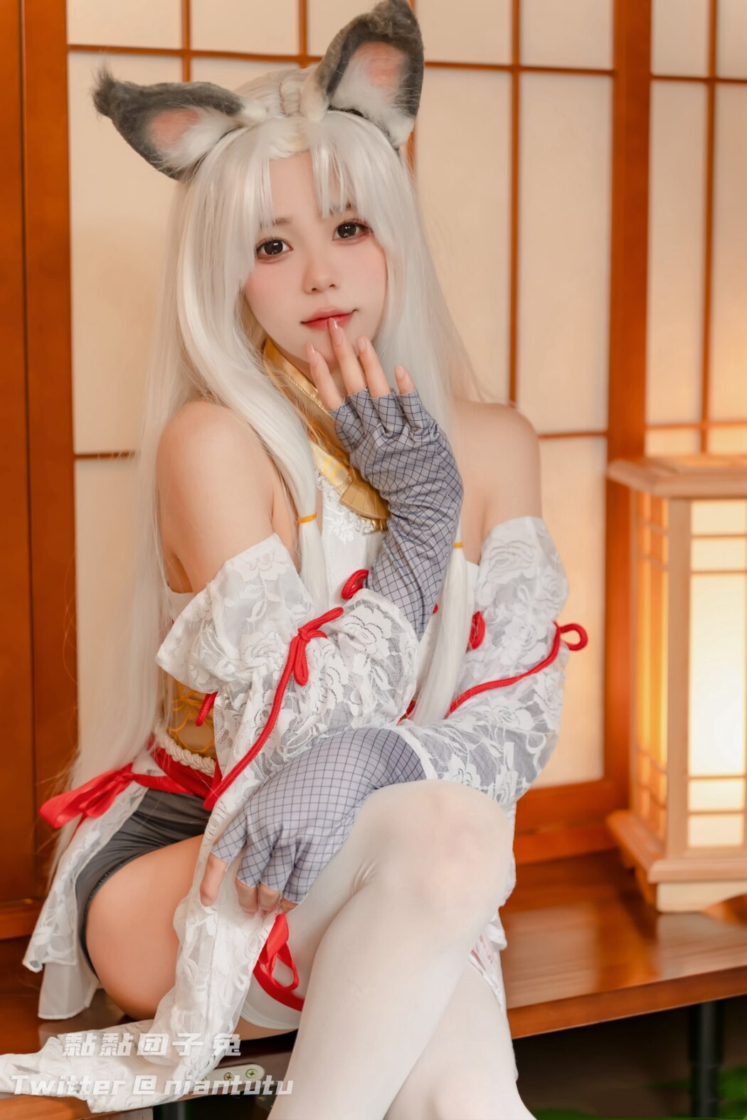 Coser@黏黏团子兔 – 白丝胡桃